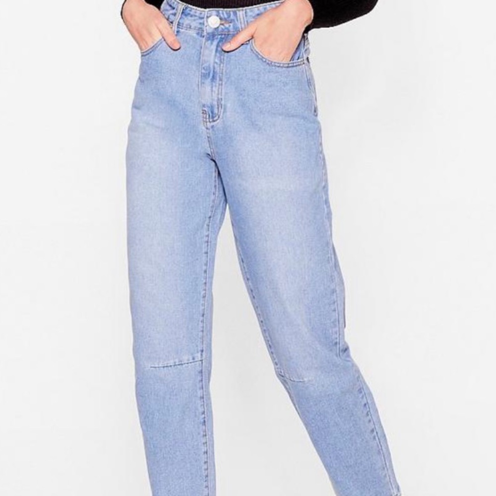 Light wash tapered mom jeans